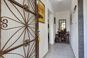 Image 7 - 925440