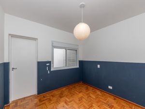 Image 22 - 925447