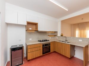 Image 11 - 925447