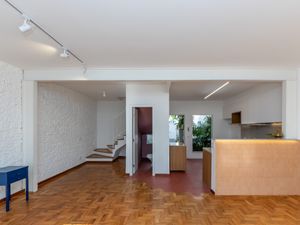 Image 7 - 925447
