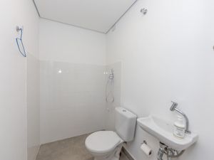 Image 35 - 925447