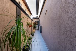 Image 34 - 925450