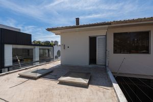 Image 20 - 925451