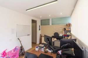 Image 1 - 925456