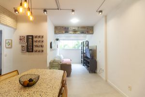 Image 27 - 925456