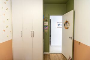 Image 21 - 925456