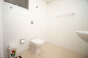Image 18 - 925460