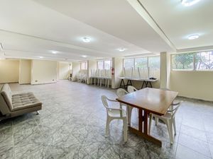 Image 21 - 925460