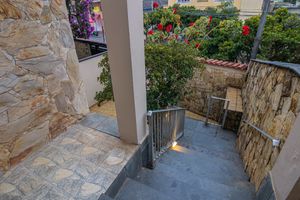 Image 37 - 925465