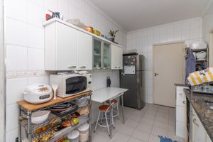 Image 12 - 925471