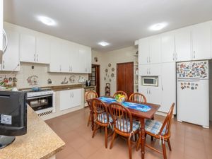 Image 18 - 925475