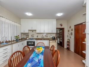 Image 19 - 925475