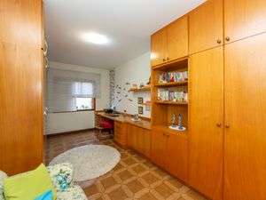 Image 32 - 925475