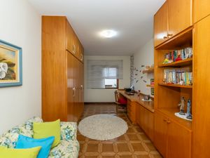 Image 31 - 925475