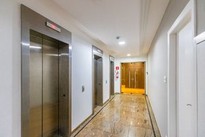 Image 21 - 925476
