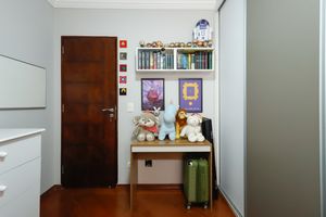 Image 15 - 925480