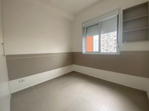 Image 11 - 925481