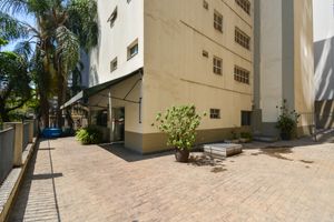 Image 30 - 925498