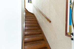 Image 17 - 925501