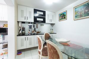 Image 22 - 925501