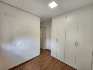 Image 6 - 925502