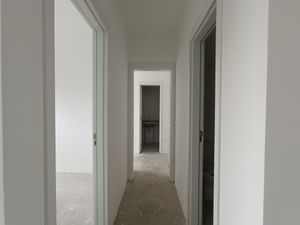 Image 7 - 925504