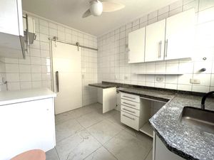 Image 17 - 925508
