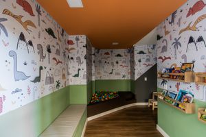 Image 4 - 925510