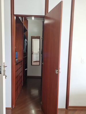 Image 39 - 925516