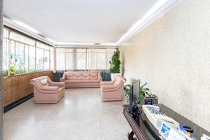 Image 35 - 925520