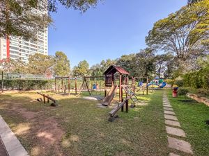 Image 32 - 925521