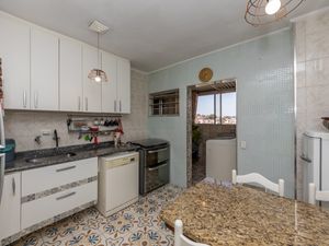 Image 18 - 925521