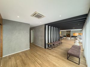 Image 15 - 925528