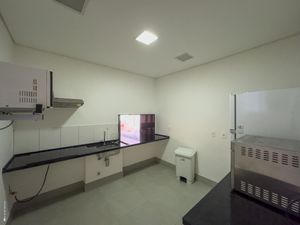 Image 24 - 925528
