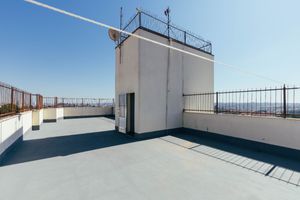 Image 30 - 925529