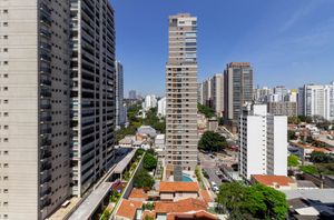 Image 27 - 925530