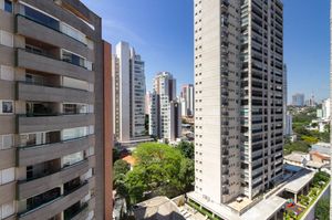 Image 22 - 925530