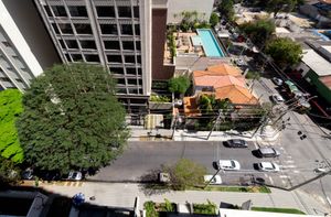 Image 17 - 925530