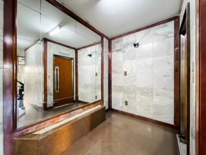 Image 35 - 925536