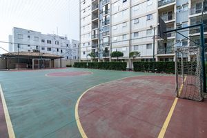 Image 57 - 925540