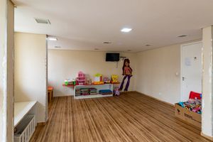 Image 39 - 925540