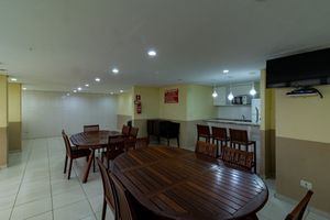 Image 52 - 925540