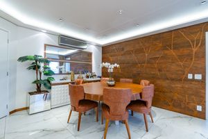 Image 10 - 925541
