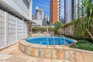Image 32 - 925545