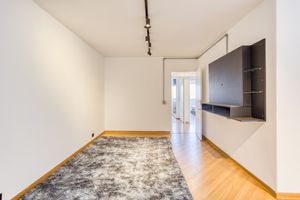Image 21 - 925545