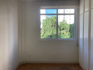 Image 23 - 925546