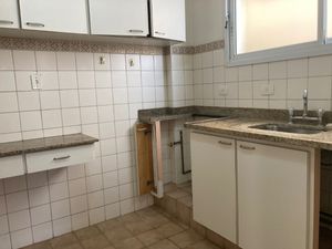 Image 5 - 925546