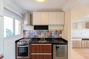 Image 18 - 925547