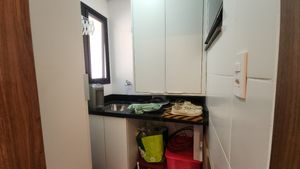 Image 20 - 925549