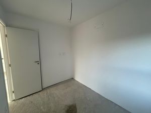 Image 19 - 925555